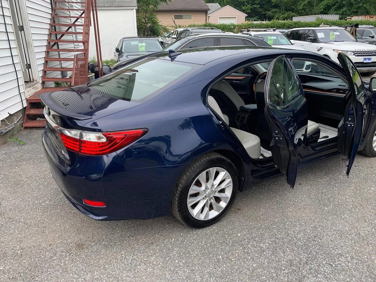 Used 2013 Lexus ES 300h Base 4dr Sedan image 10