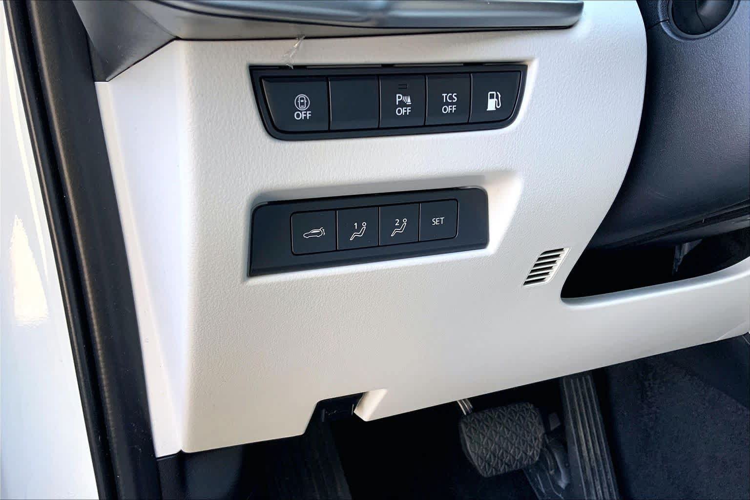 Certified 2024 MAZDA CX-90 Plug-In Hybrid w/ Premium Plus AWD/4WD image 37