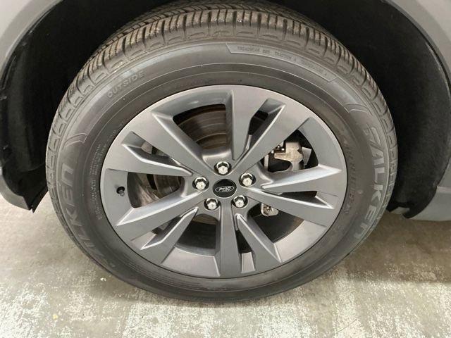 Used 2022 Ford Explorer XLT w/ Equipment Group 202A image 12