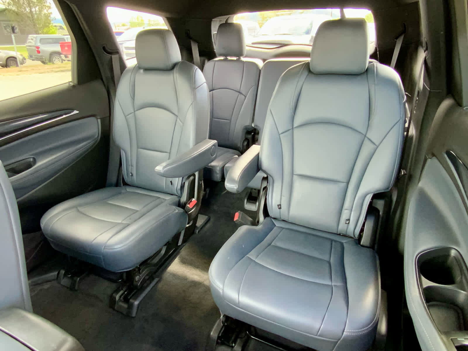 Used 2022 Buick Enclave Premium AWD/4WD image 24