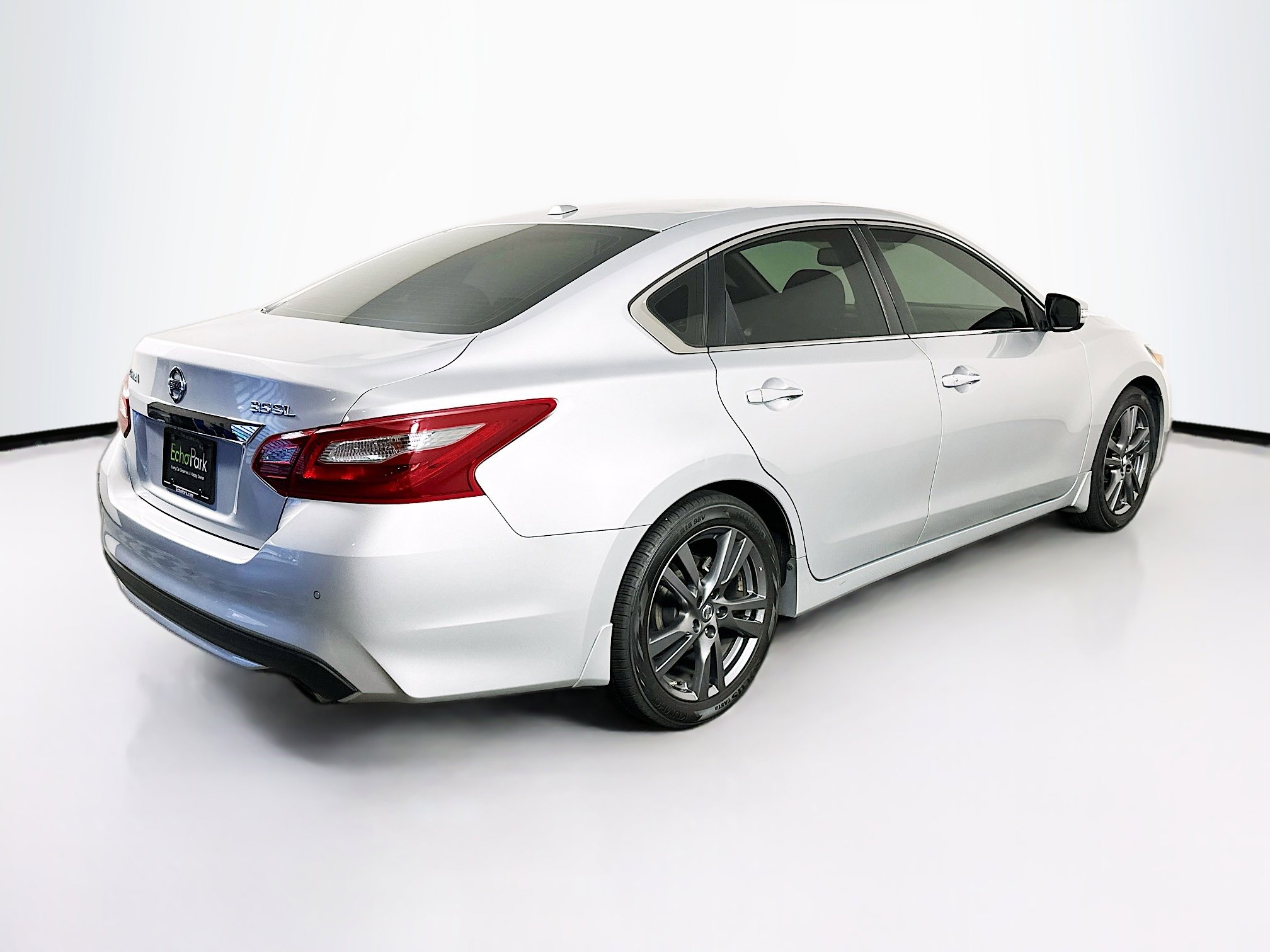 Used 2018 Nissan Altima 3.5 SL FWD image 9