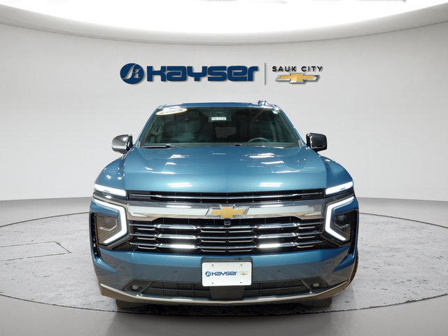 Used 2025 Chevrolet Suburban Premier AWD/4WD image 2