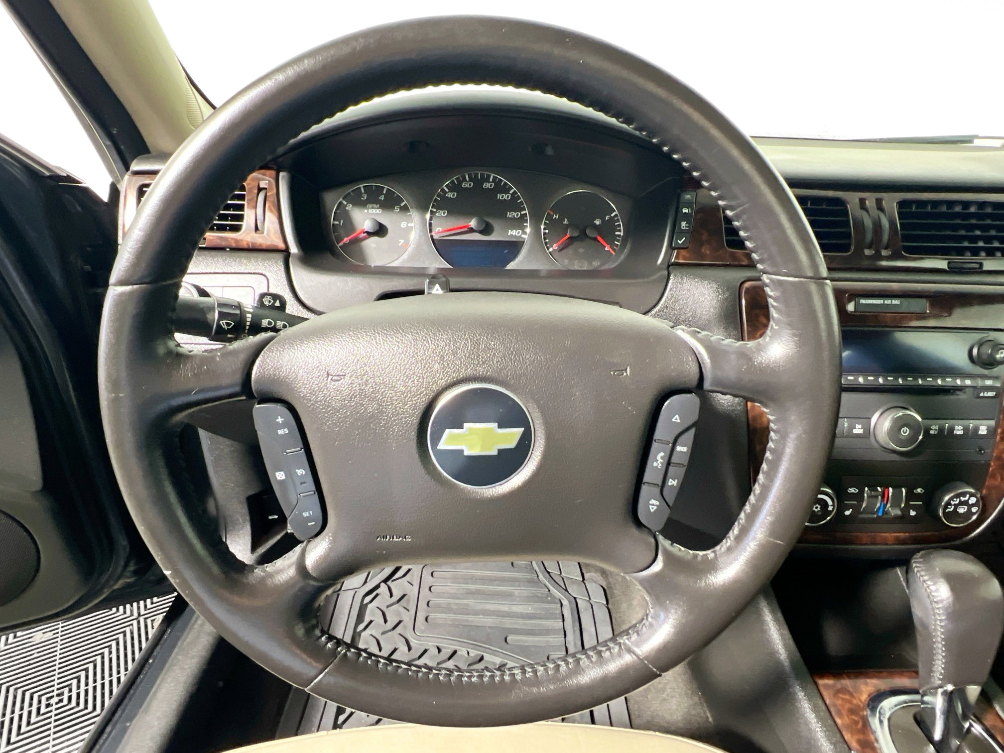 Used 2013 Chevrolet Impala LTZ image 17