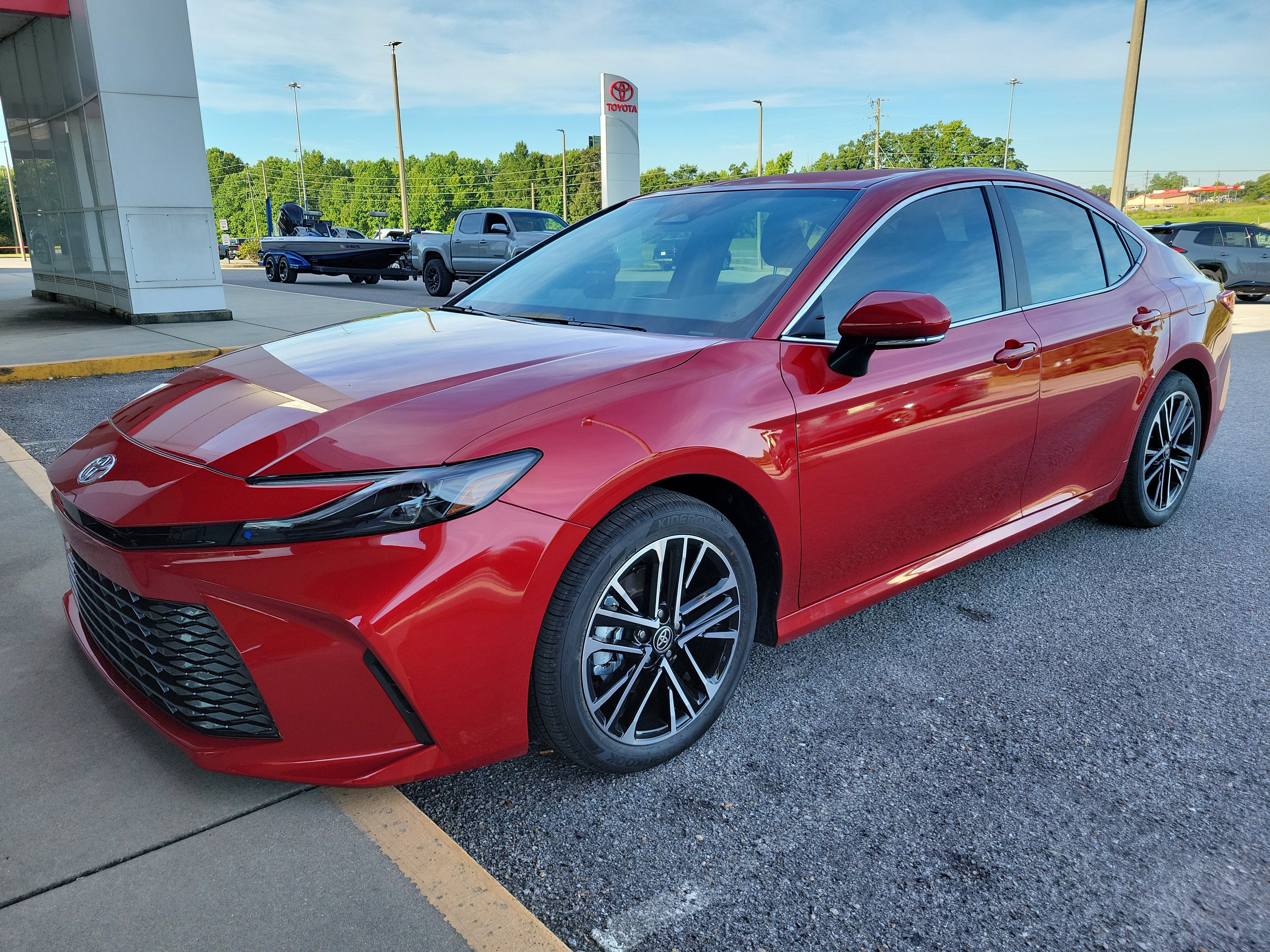 Used 2026 Toyota Camry XLE FWD image 3