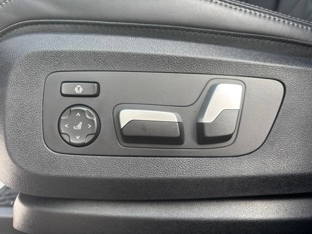 Certified 2026 BMW X5 xDrive40i w/ M Sport Package AWD/4WD image 15