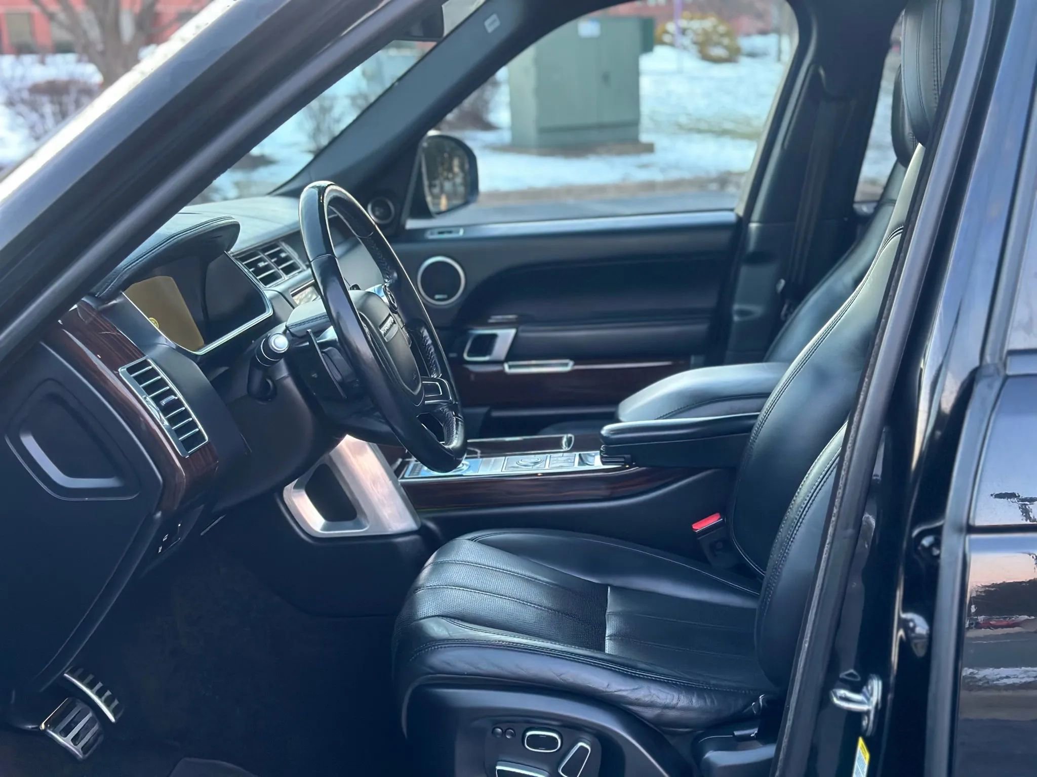 Used 2015 Land Rover Range Rover Supercharged image 26