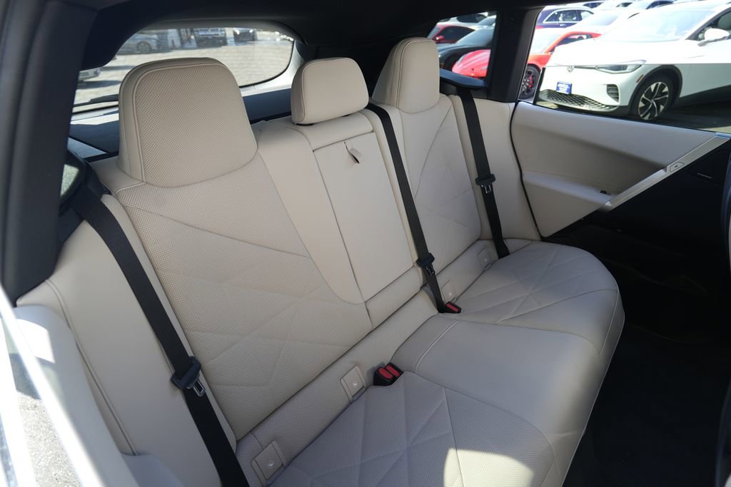 Used 2022 BMW iX xDrive50 w/ Premium Package image 24