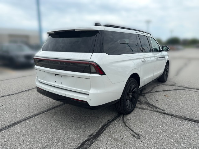 New 2027 Lincoln Navigator L Reserve w/ Jet Appearance Package AWD/4WD image 6