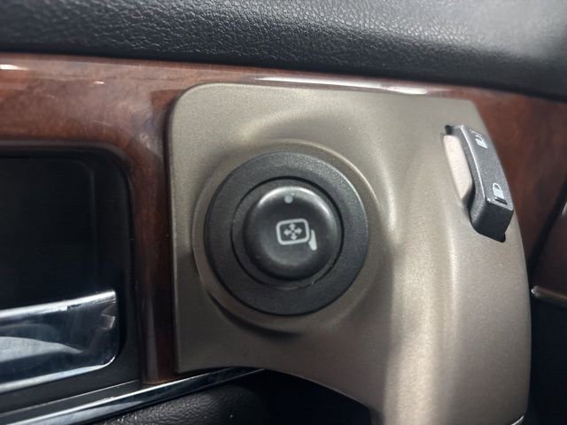 Used 2014 Lincoln MKX FWD w/ Equipment Group 101A image 24