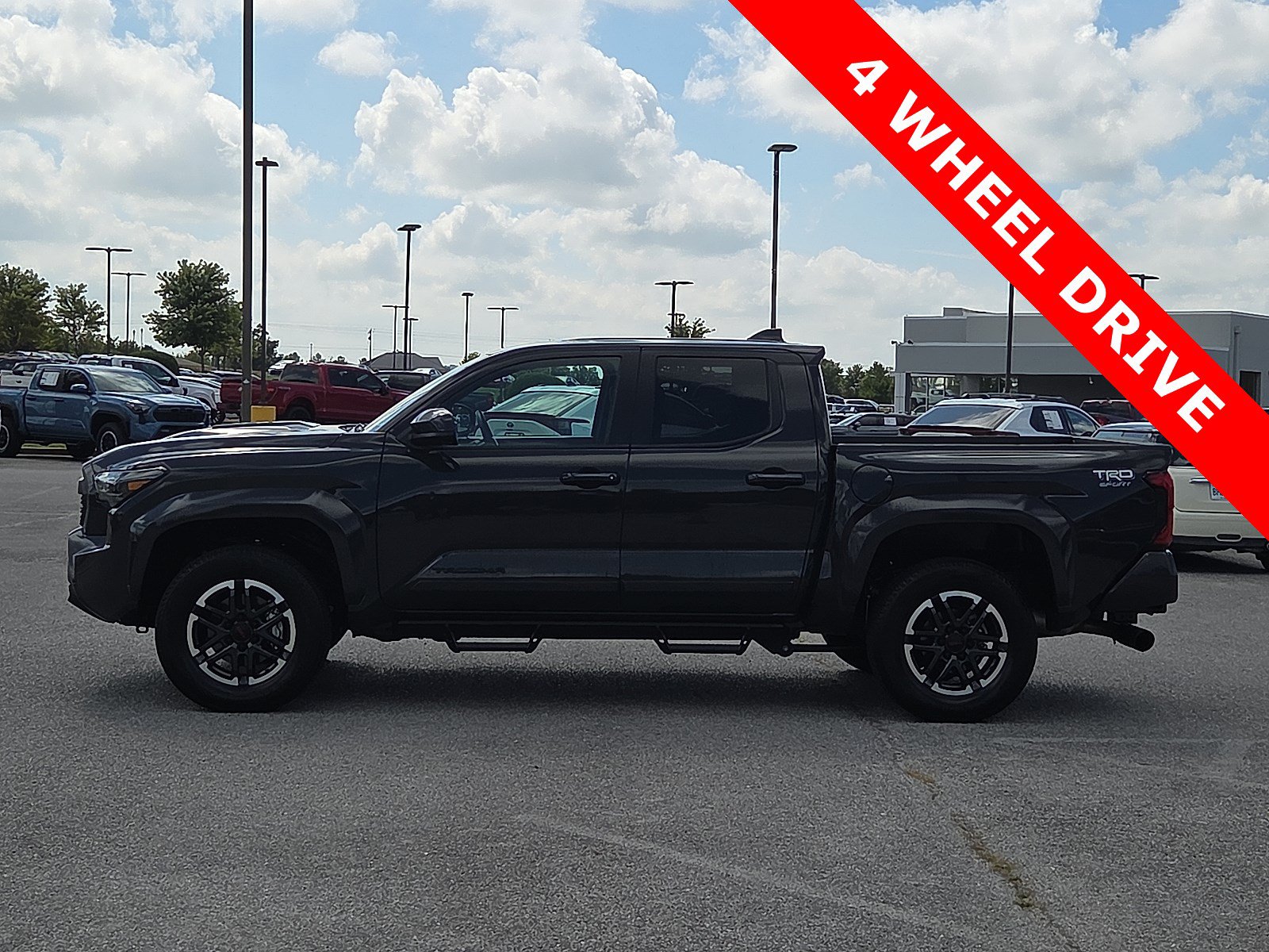 Used 2025 Toyota Tacoma TRD Sport AWD/4WD image 3