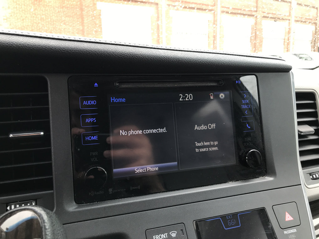 Used 2017 Toyota Sienna XLE FWD image 17