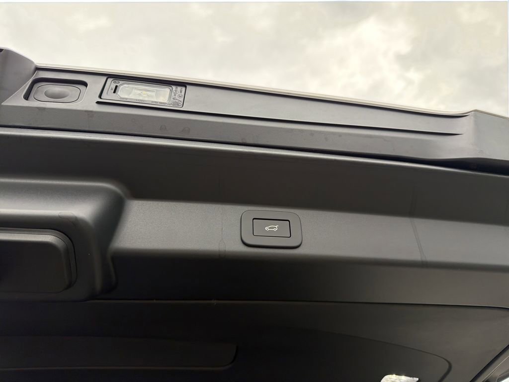 New 2026 Land Rover Range Rover Sport Dynamic SE image 13