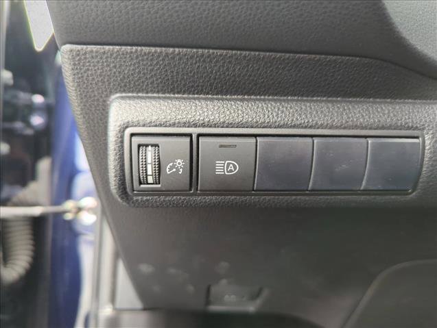 Used 2021 Toyota Corolla SE FWD image 12