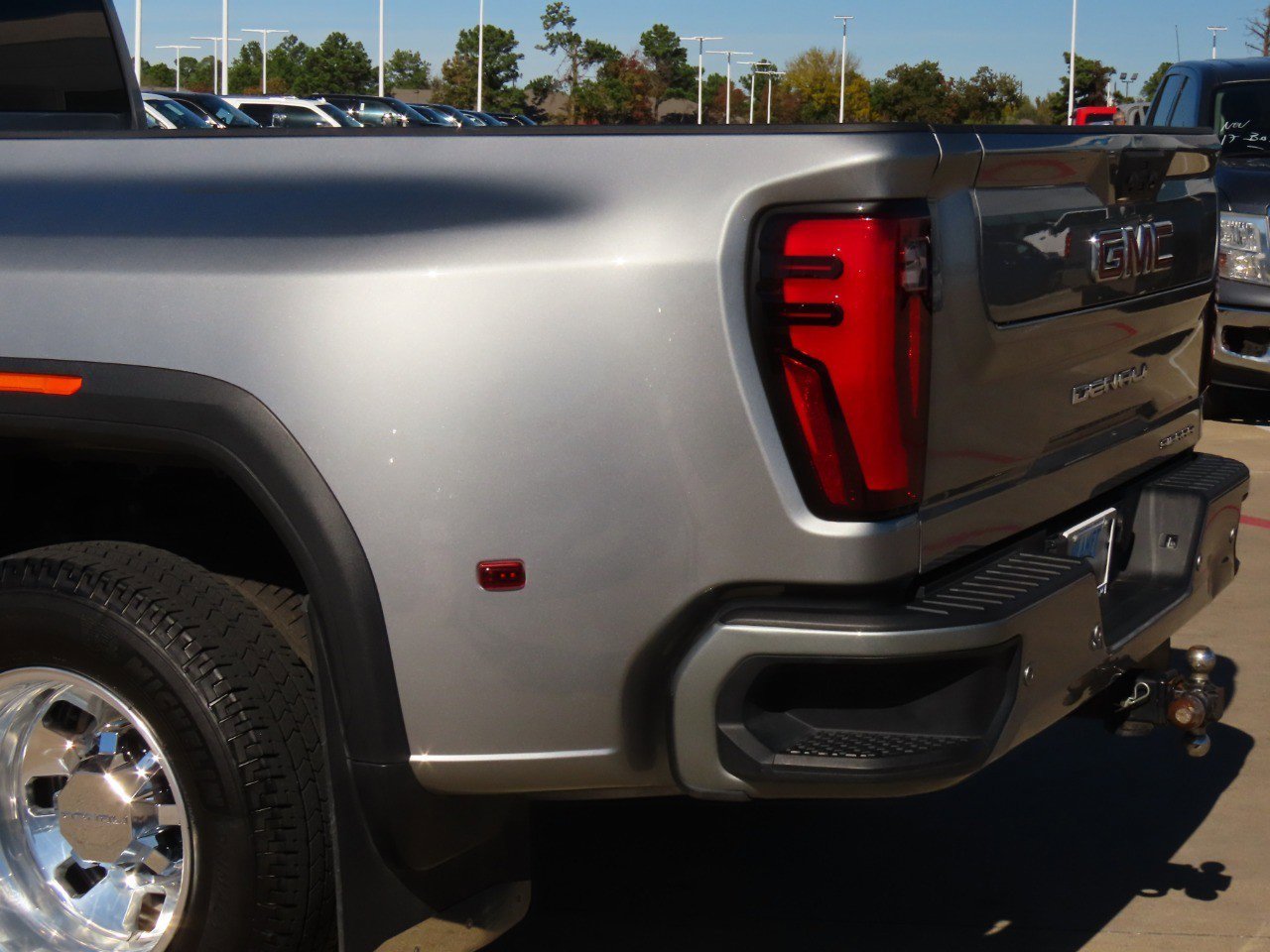 Used 2025 GMC Sierra 3500 Denali w/ Denali Reserve Package image 15