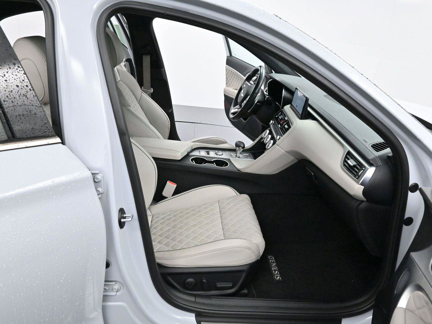 Used 2022 Genesis G70 3.3T w/ Sport Prestige Package image 32