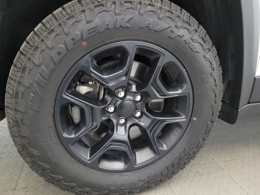 Used 2021 Jeep Cherokee Trailhawk w/ Sun, Sound & Nav Group AWD/4WD image 31