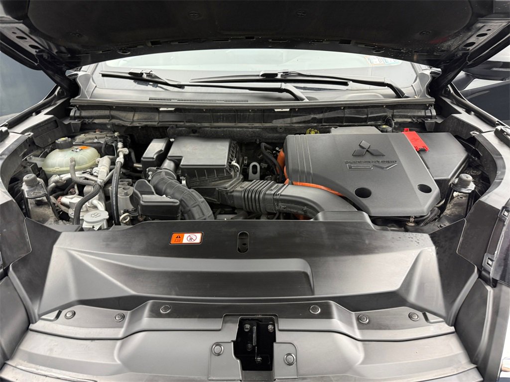 Used 2025 Mitsubishi Outlander SE image 27