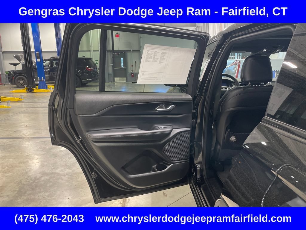 Certified 2025 Jeep Grand Cherokee L Altitude AWD/4WD image 37