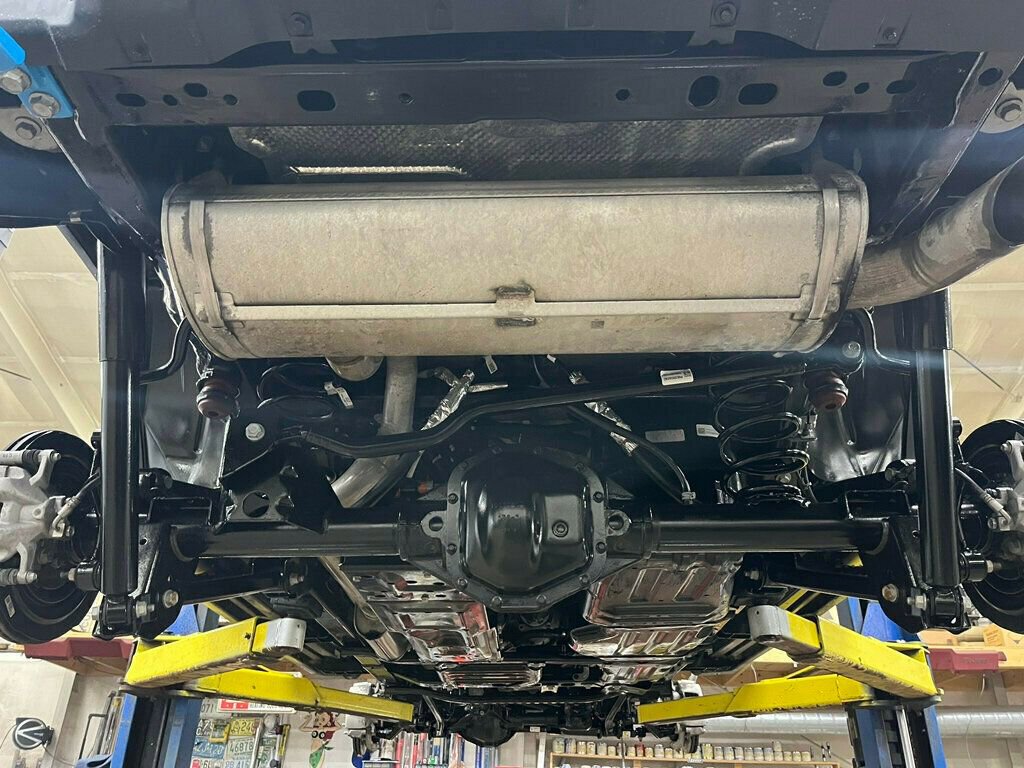 Used 2024 Jeep Wrangler Unlimited Sahara w/ Dual Top Group image 18