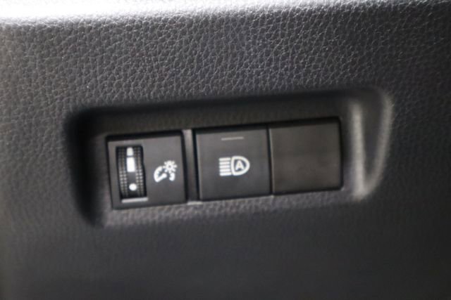 Used 2022 Toyota RAV4 XLE AWD/4WD image 18