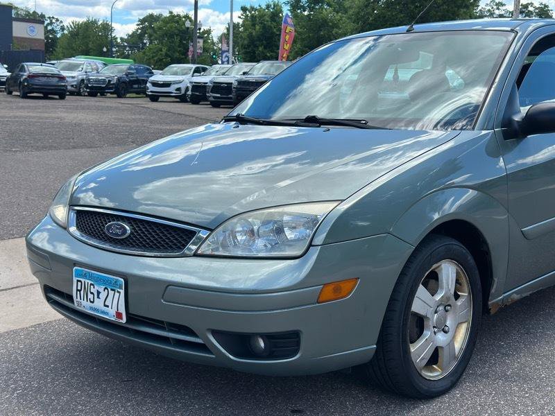 Used 2005 Ford Focus SES FWD image 9
