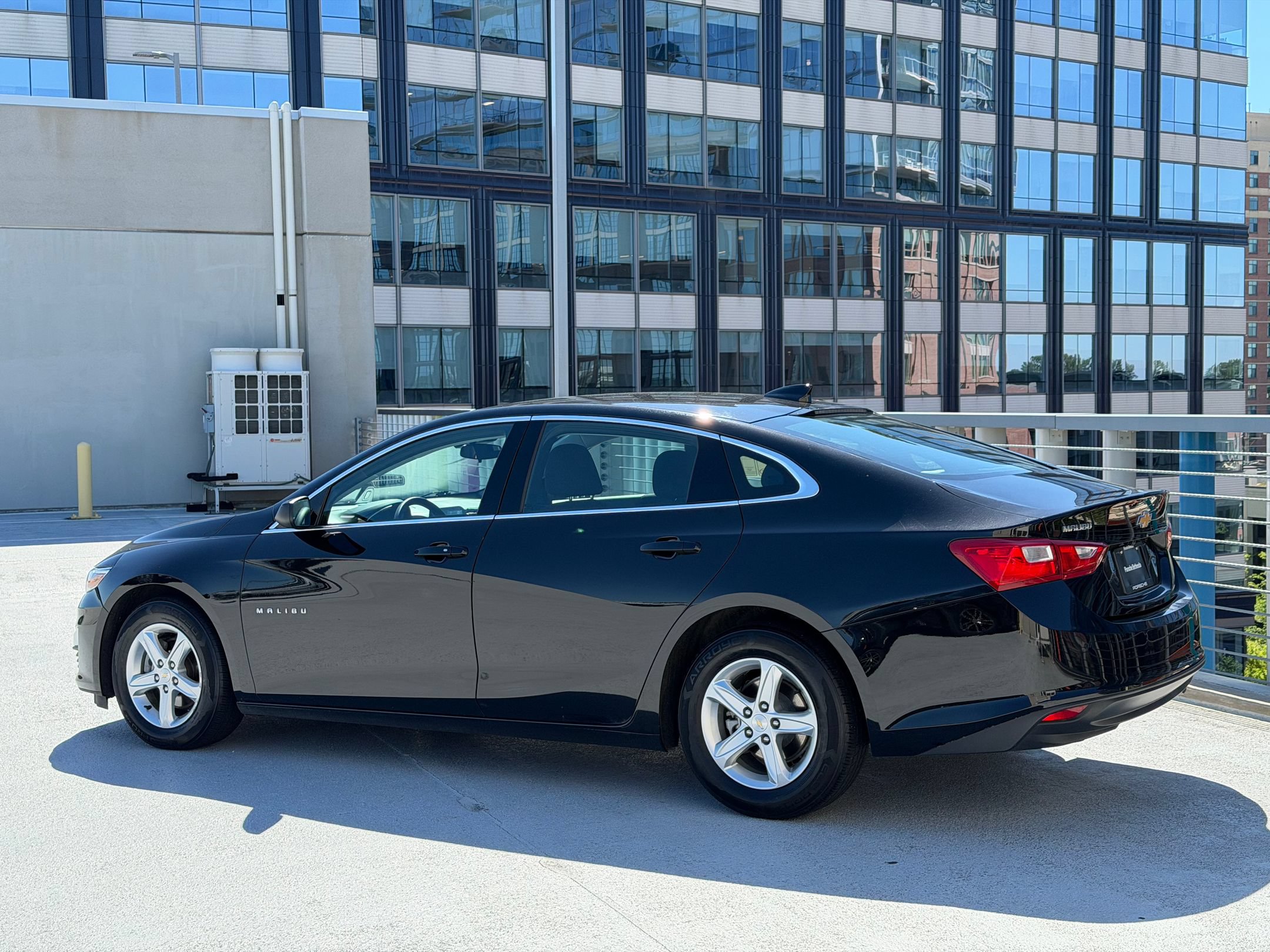 Used 2024 Chevrolet Malibu LT FWD image 3