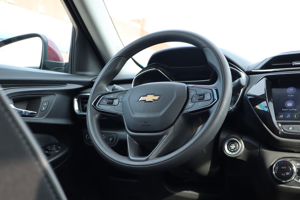 Used 2023 Chevrolet TrailBlazer LT w/ Convenience Package image 39