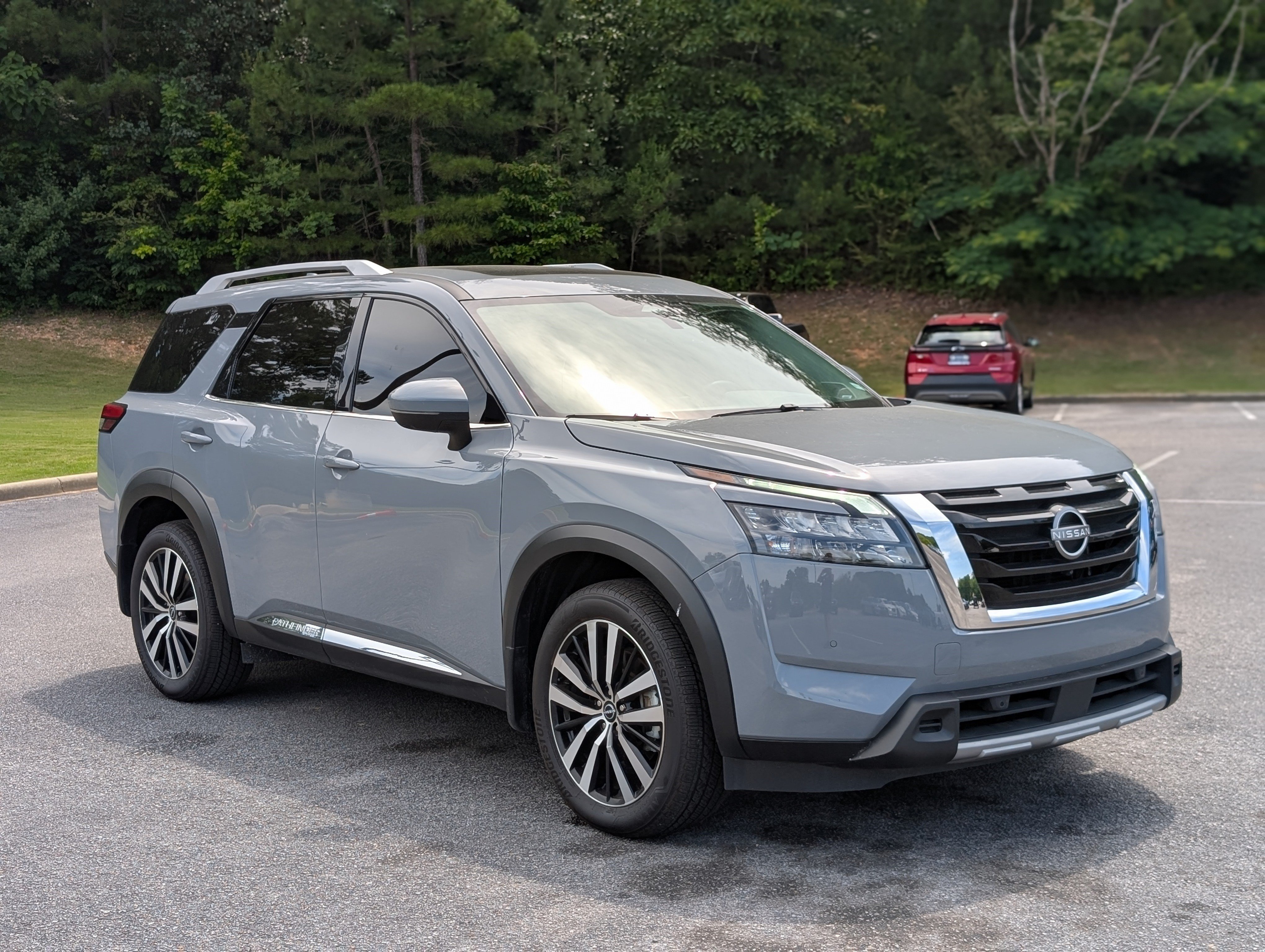 Used 2025 Nissan Pathfinder Platinum w/ Cargo Package FWD image 11