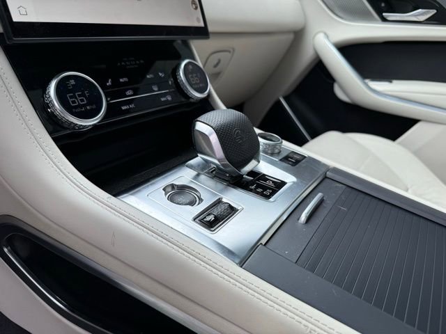 Certified 2022 Jaguar F-PACE SVR image 28