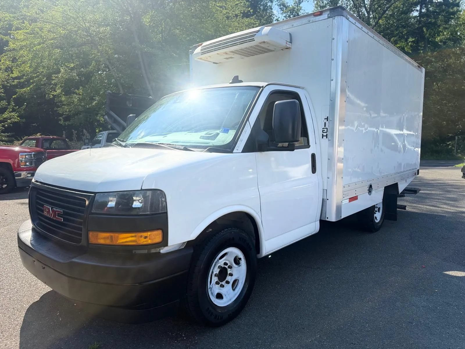 Used 2019 GMC Savana 3500 w/ Power Convenience Package RWD image 3