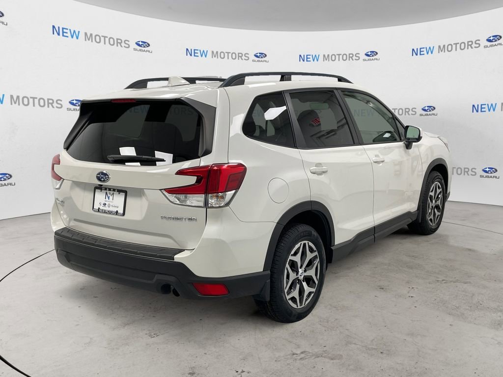 Used 2019 Subaru Forester Premium w/ All-Weather Package image 4