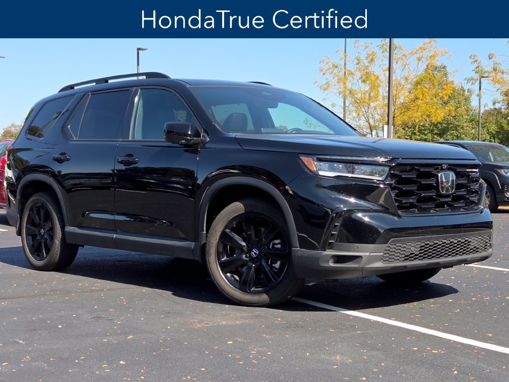 Certified 2025 Honda Pilot Black Edition image 3