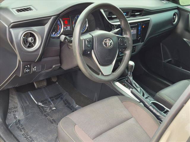 Used 2018 Toyota Corolla LE FWD image 9