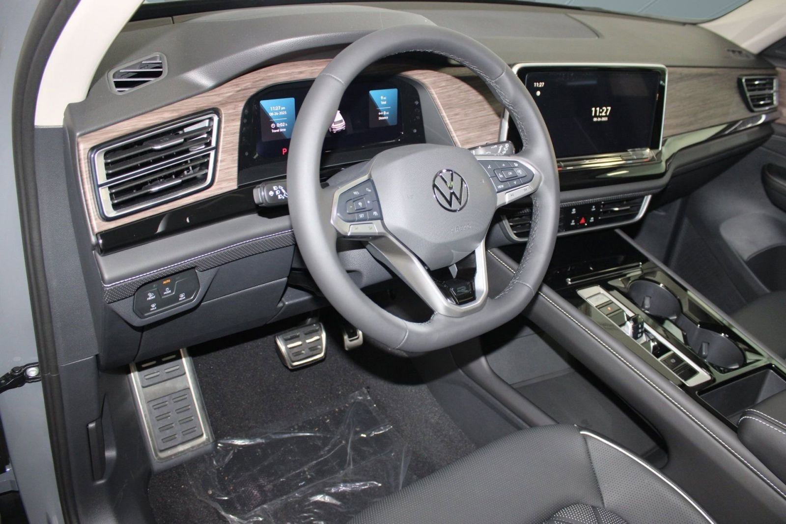 New 2026 Volkswagen Atlas SEL Premium R-Line image 4