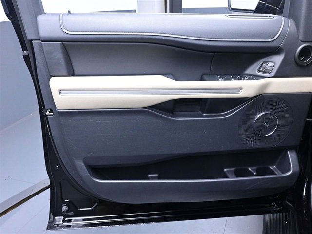Used 2024 Ford Expedition Limited image 22