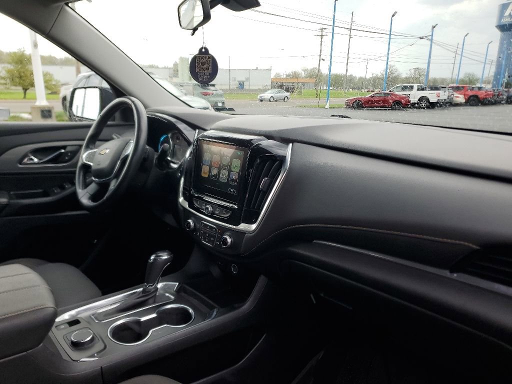 Used 2019 Chevrolet Traverse LT FWD image 12