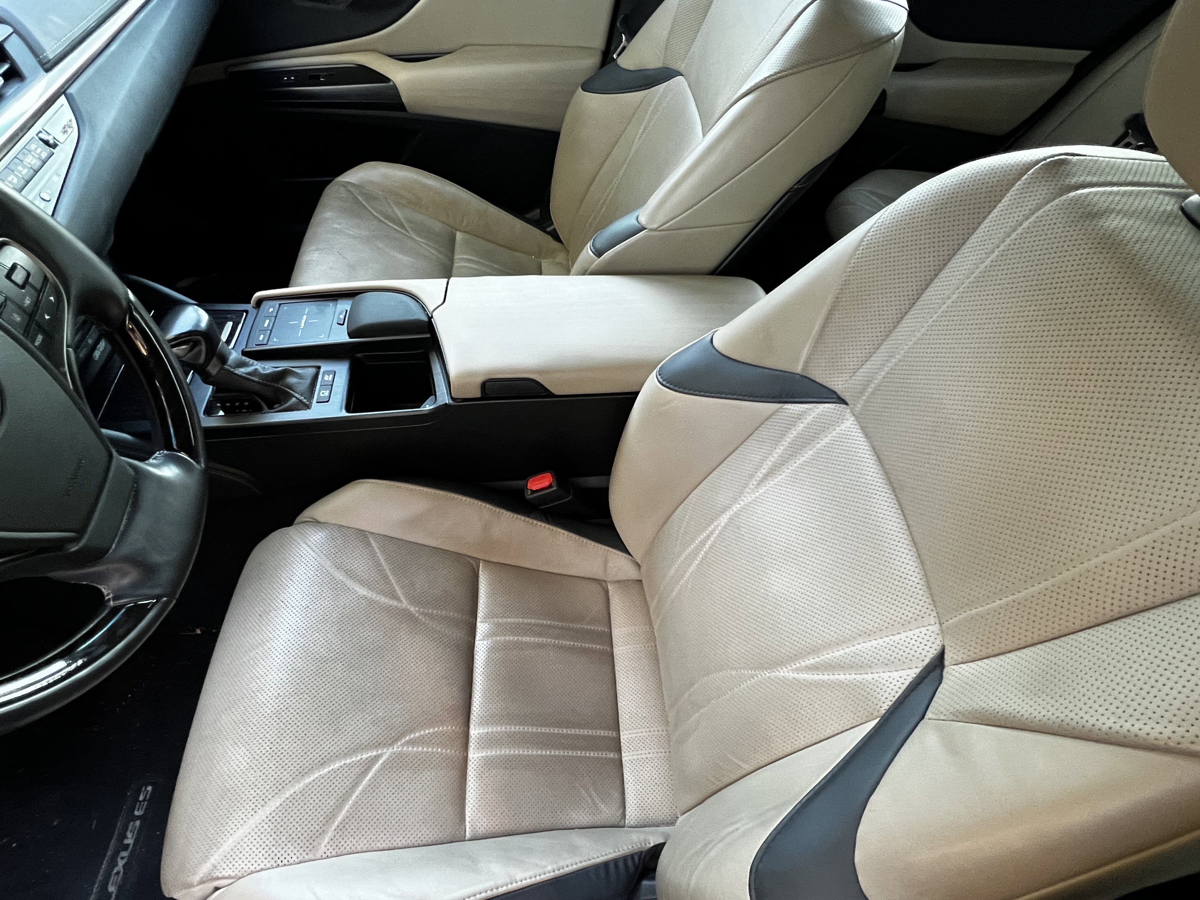 Used 2021 Lexus ES 300h Ultra Luxury w/ Accessory Package 2 image 16