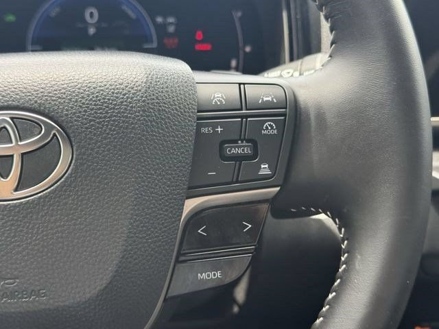 Used 2025 Toyota Camry LE FWD image 17