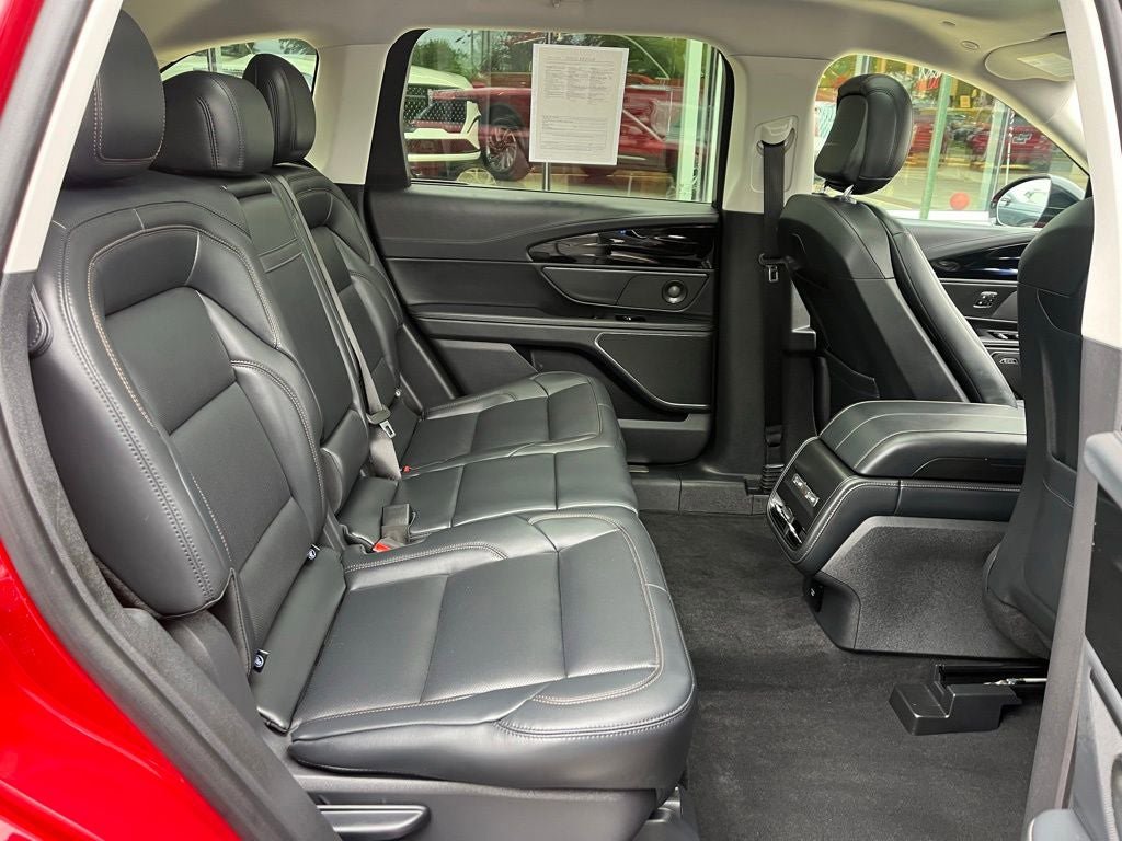 Used 2026 Lincoln Nautilus Premier w/ Equipment Group 102A AWD/4WD image 19