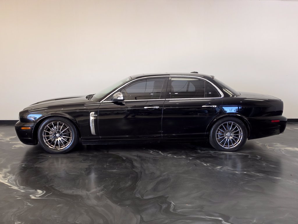 Used 2008 Jaguar XJ8 RWD image 20