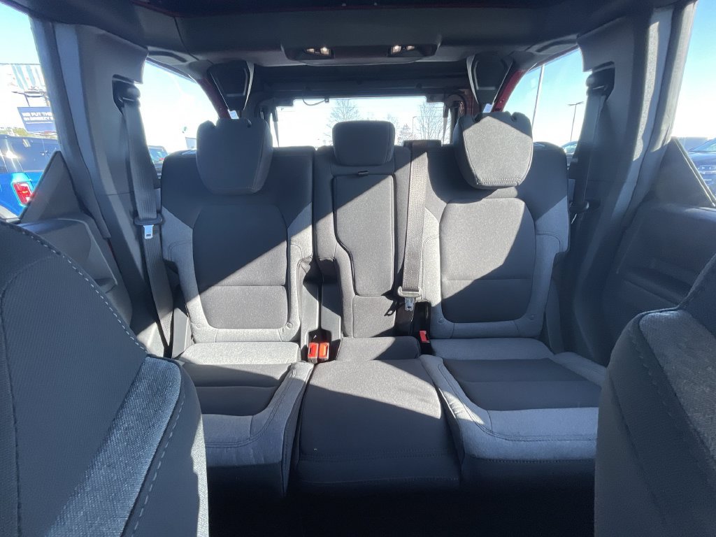 New 2025 Ford Bronco 4-Door AWD/4WD image 11