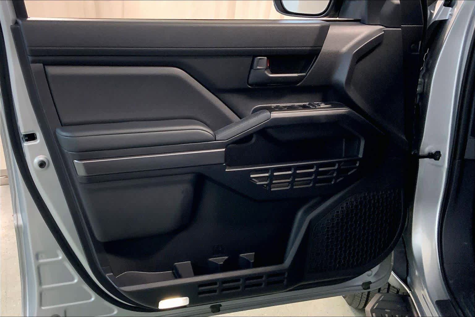 Used 2025 Toyota 4Runner SR5 image 21