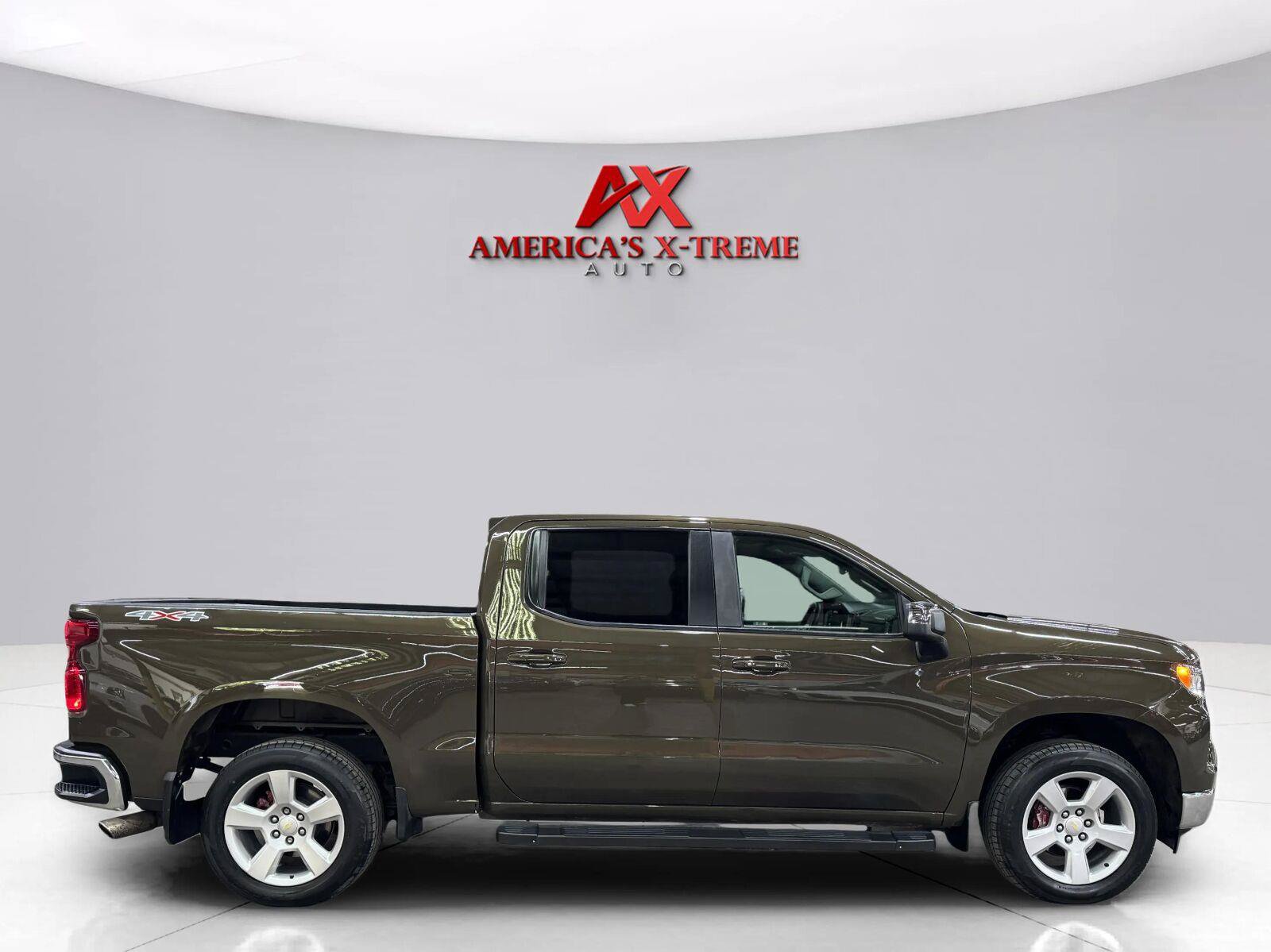 Used 2023 Chevrolet Silverado 1500 LT AWD/4WD image 8