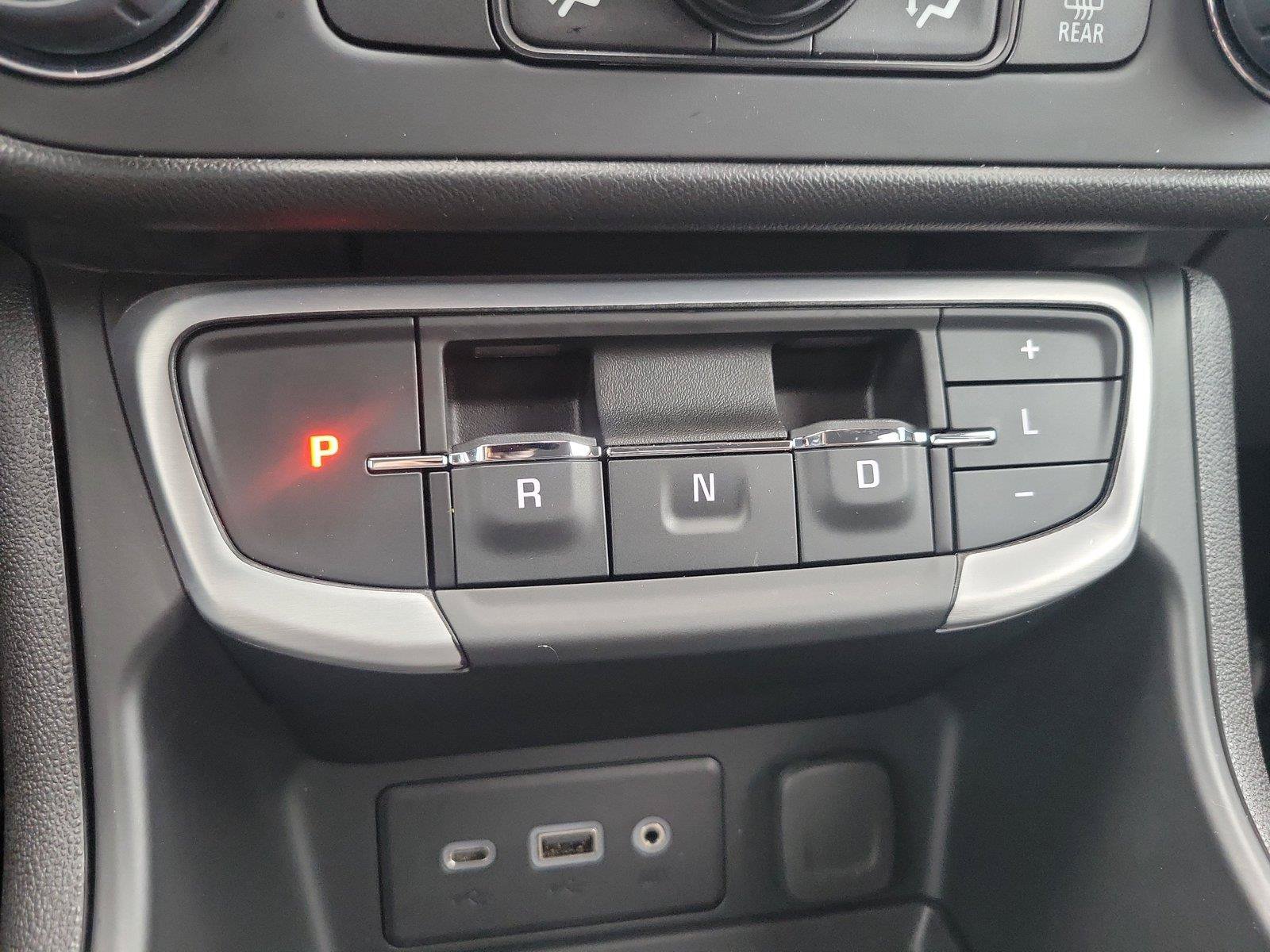 Used 2024 GMC Terrain SLE w/ Driver Convenience Package FWD image 33