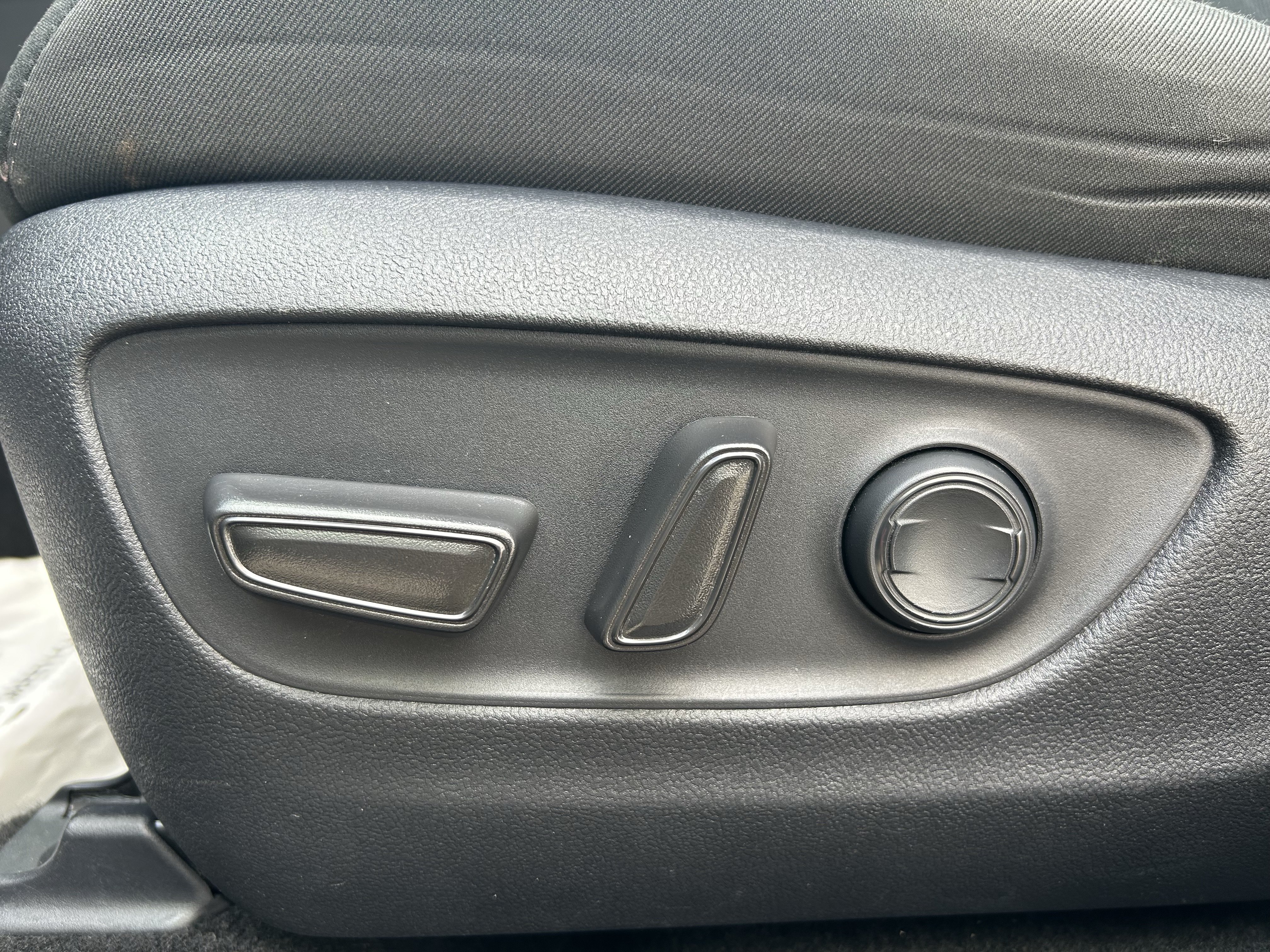 Certified 2025 Toyota RAV4 XLE FWD image 14