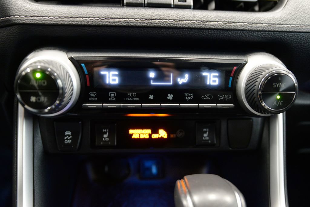 Used 2019 Toyota RAV4 Limited image 25