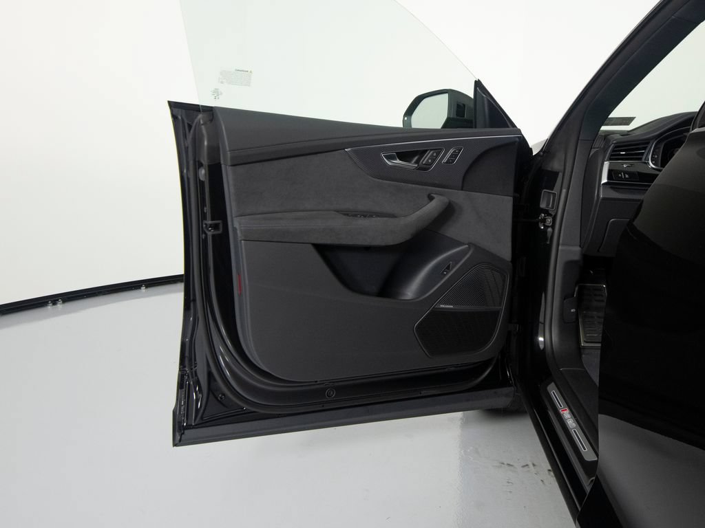 Used 2026 Audi RS Q8 performance AWD/4WD image 12