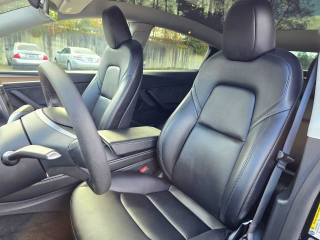 Used 2023 Tesla Model Y Performance image 23