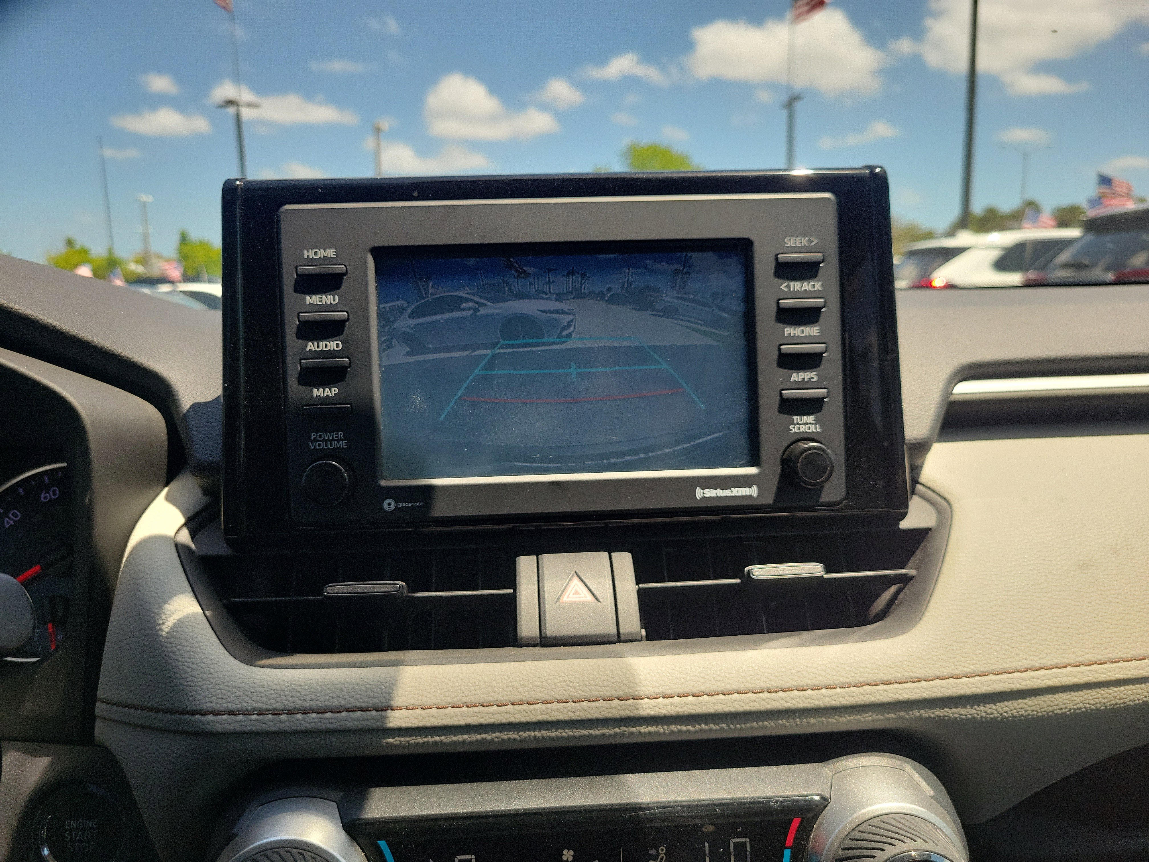 Used 2021 Toyota RAV4 XLE w/ Convenience Package FWD image 27