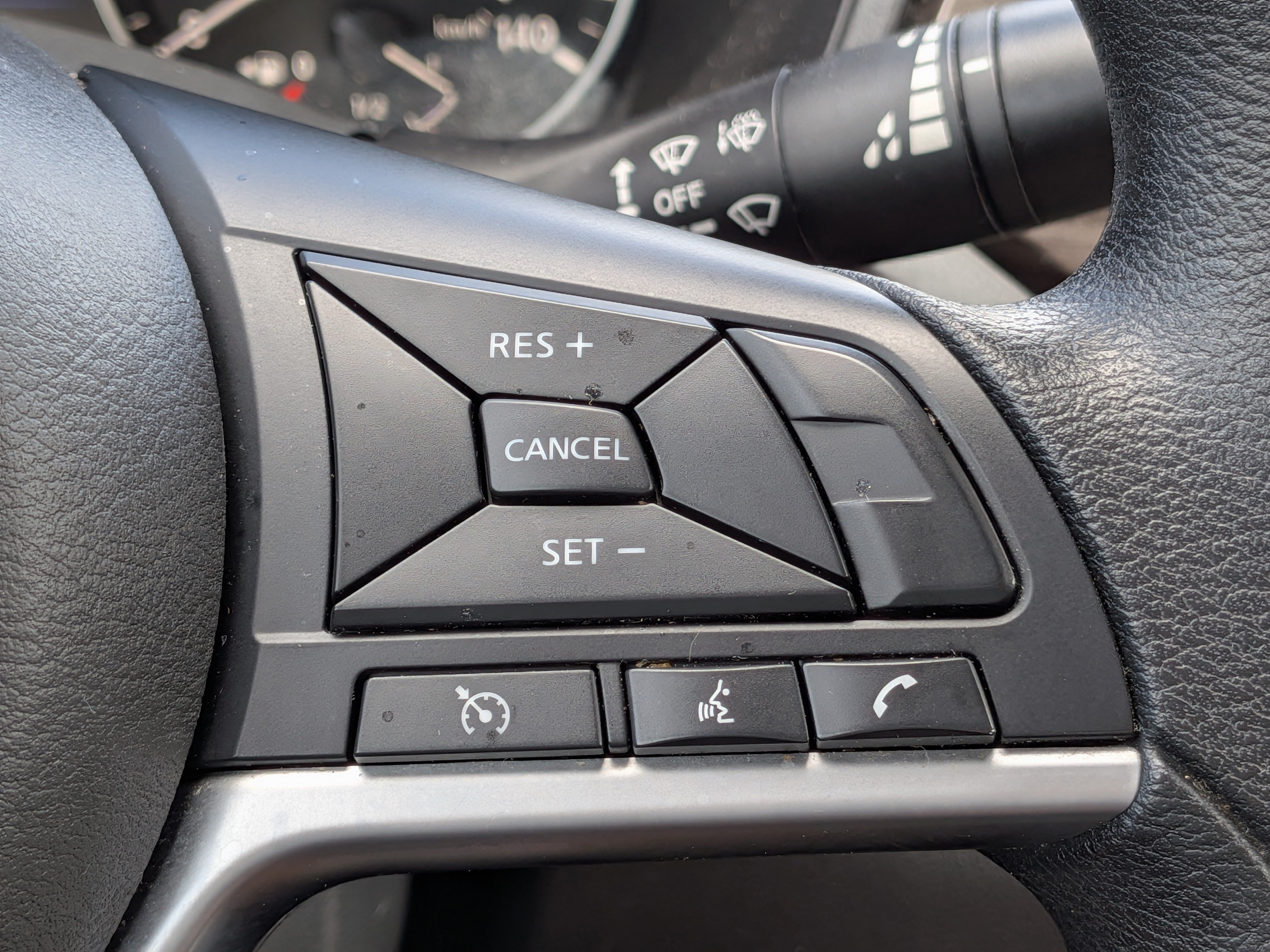 Used 2024 Nissan Altima 2.5 SV FWD image 24